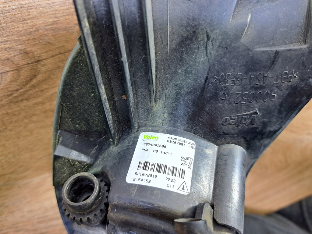 фото №6, Peugeot 308 противотуманная фара правый 9674041580