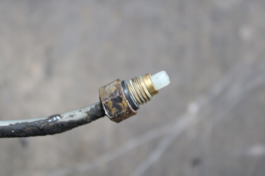 Mercedes w211 kombi шланг airmatic Оригинал