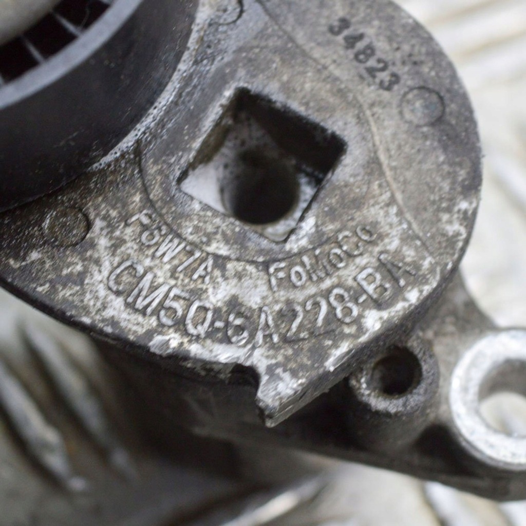 фото №6, Ford fiesta 2013 натягувач ремінь генератора