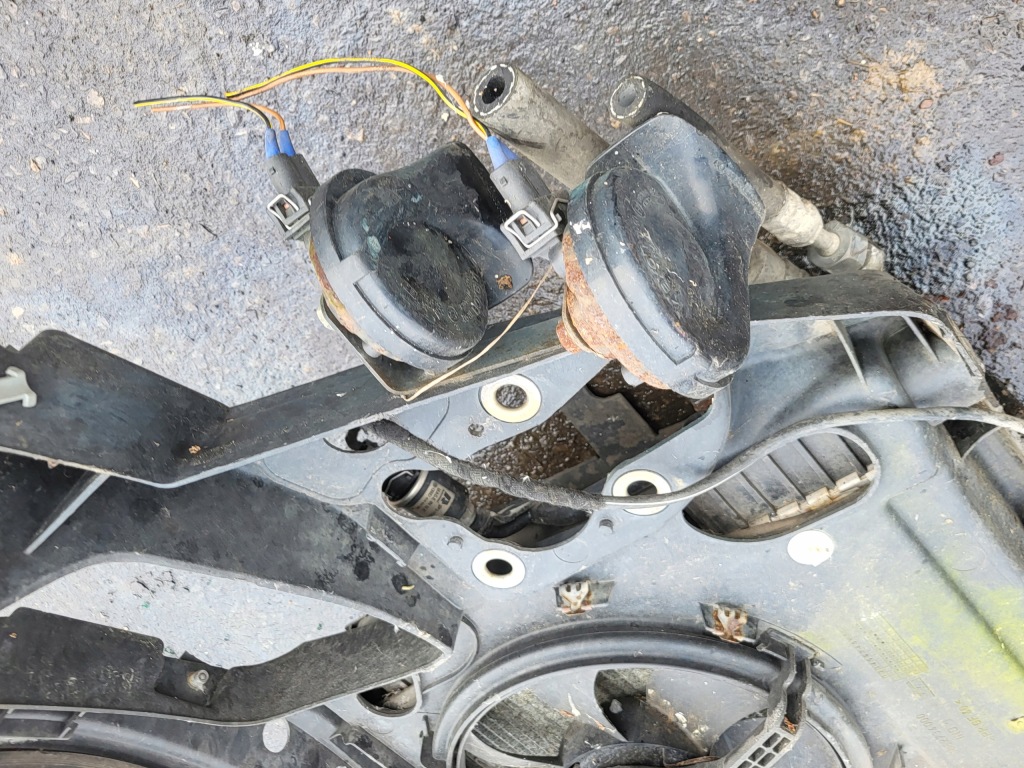 Купити Ремінь перед підсилювач передній радіатор вентилятор замок audi a4 b5 8d0 оригінальний номер