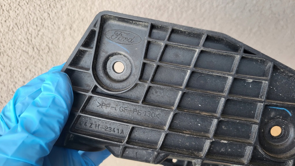 фото №8, Направляющая лампы перед правый фара ford escape kuga mk2 usa gj54-17e762-ao