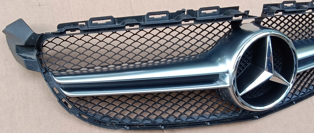 фото №2, Mercedes c-klasa w205 решётка радиатора решётка радиатора c63 amg камера