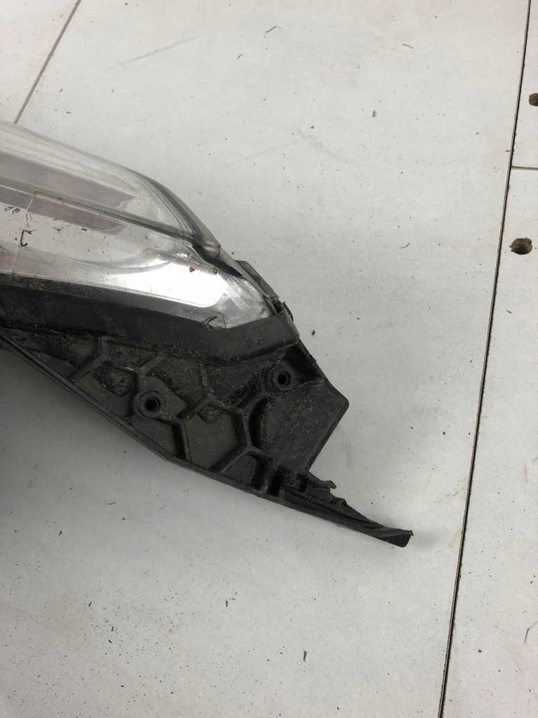 фото №7, Лампа правая передняя peugeot 208 9802221680