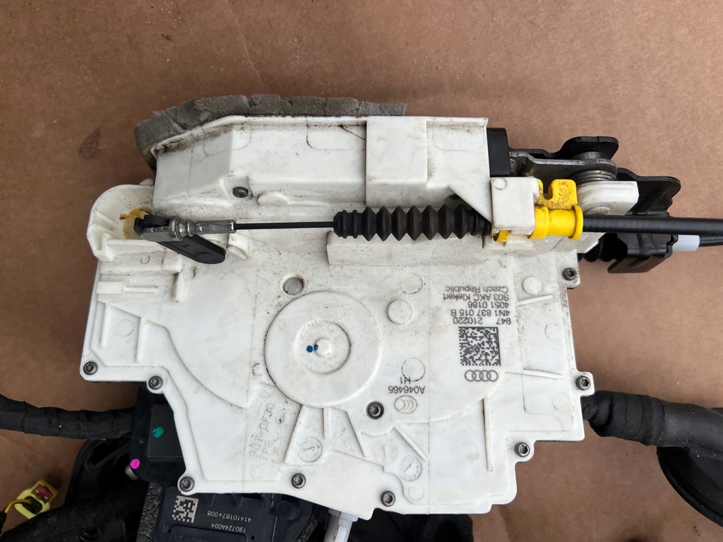 фото №12, Audi a8 s8 d5 4n доводчик дверь левая перед замок электропроводка комплект