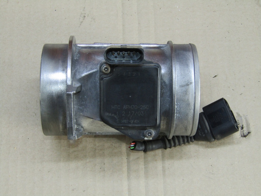 Купити Витратомір audi ,vw 2.5tdi 059906461c