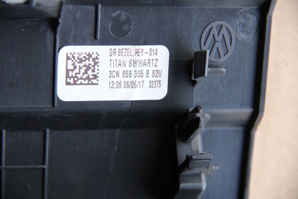 фото №6, Панель консоли pod бардачок vw atlas 3cn858365c b