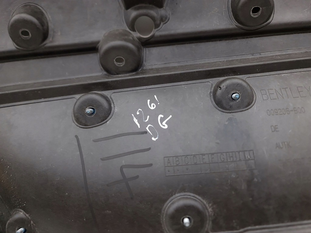 фото №14, Bentley flying spur 2006 обшивка дверь задних