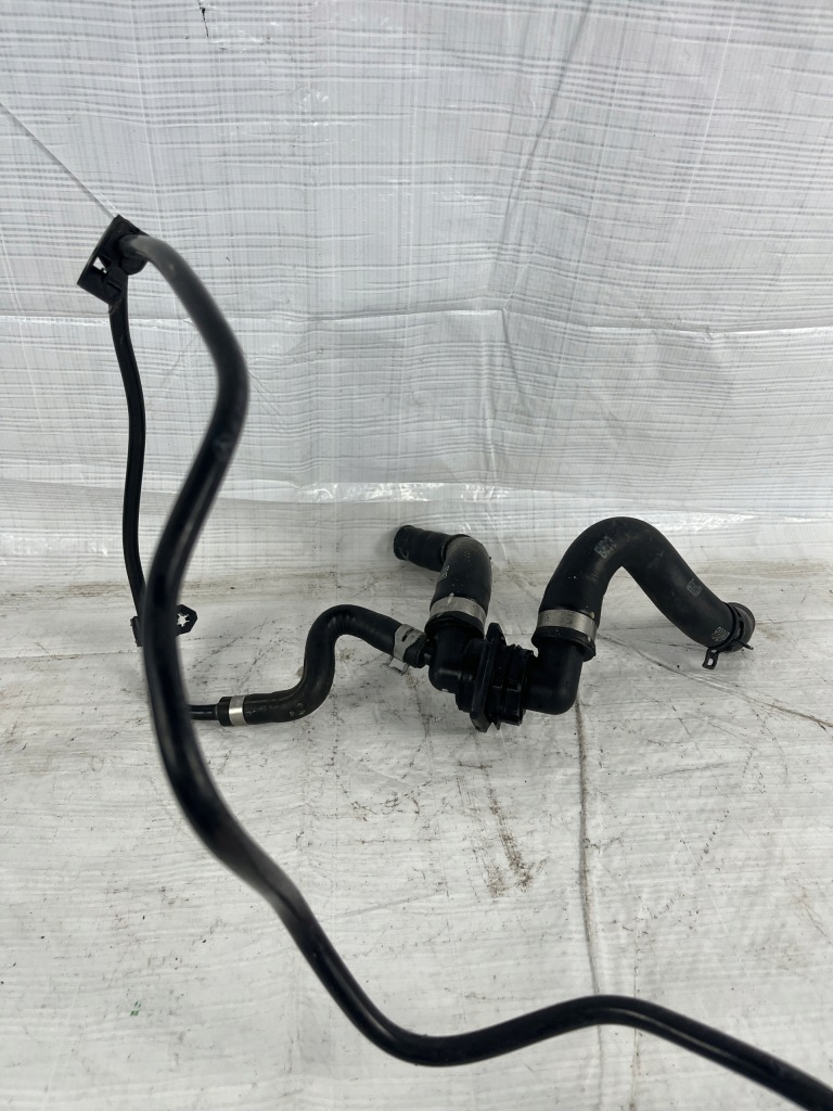 Mercedes w213 w257 c257 труба трубка пабтрубок  шланг воды a2138308900 a2138302105 с Разборки