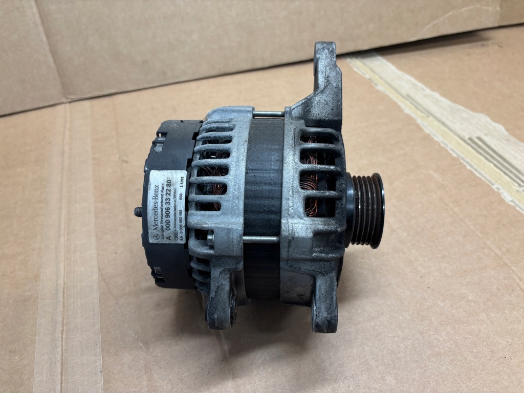 Купить Mercedes gla w156 a000906332280 генератор