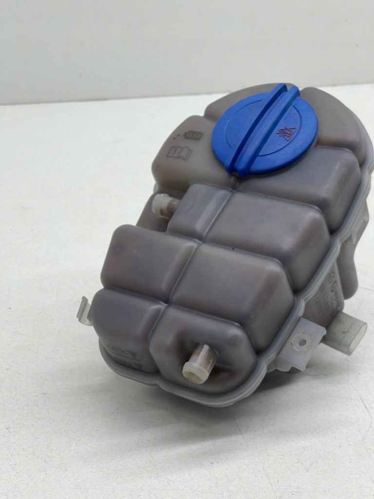 Audi a7 a6 c7 бак бачок розширювальний рідина радіатора Недорого