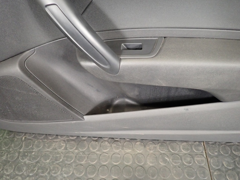 фото №9, Оббивка двері права передня audi a1 i 8x 3d 12r