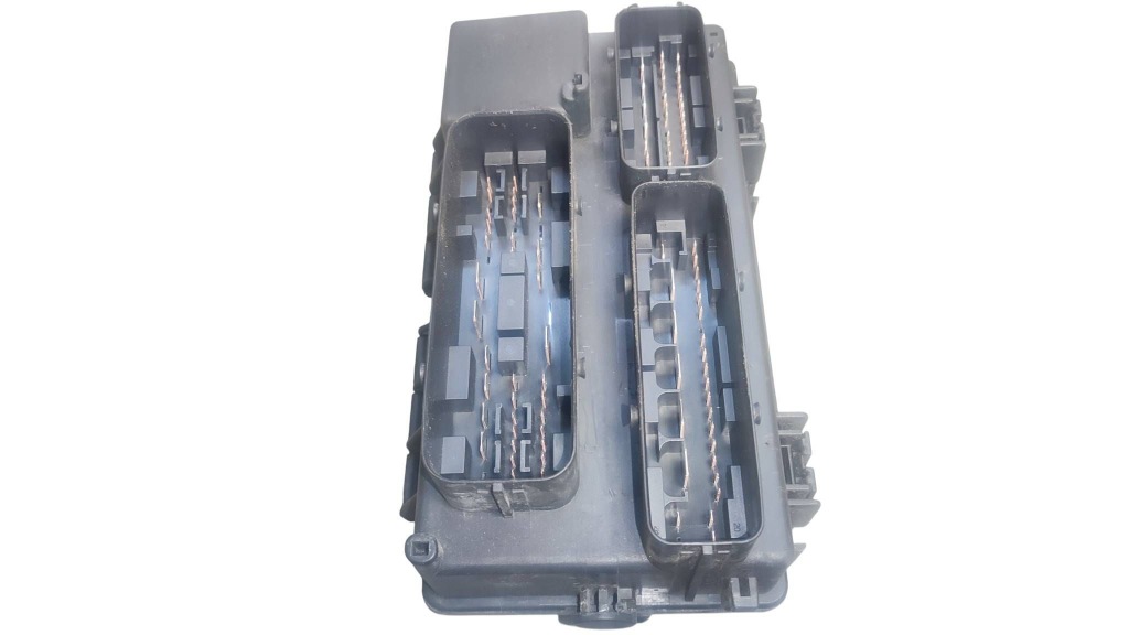 Коробка запобіжників opel corsa d 13217394 в Україні