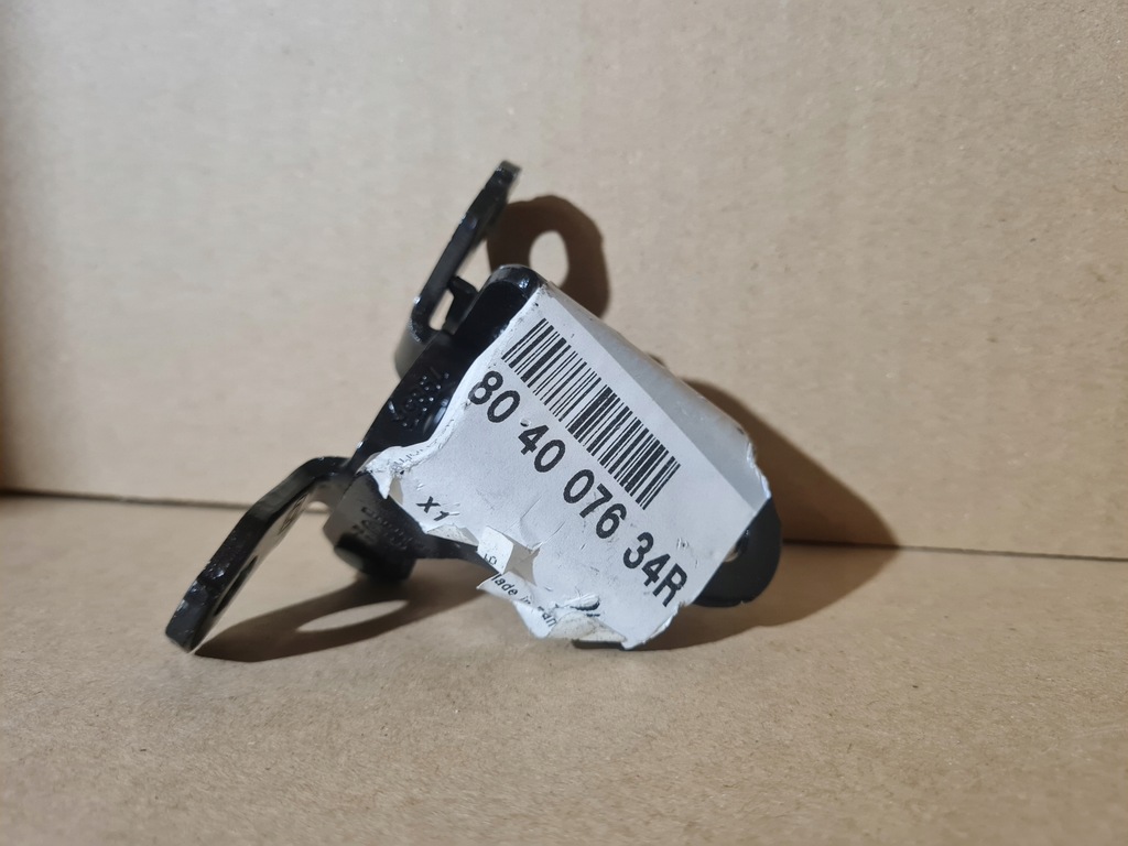 фото №1, Renault megane iv петля дверь правый перед 16-22