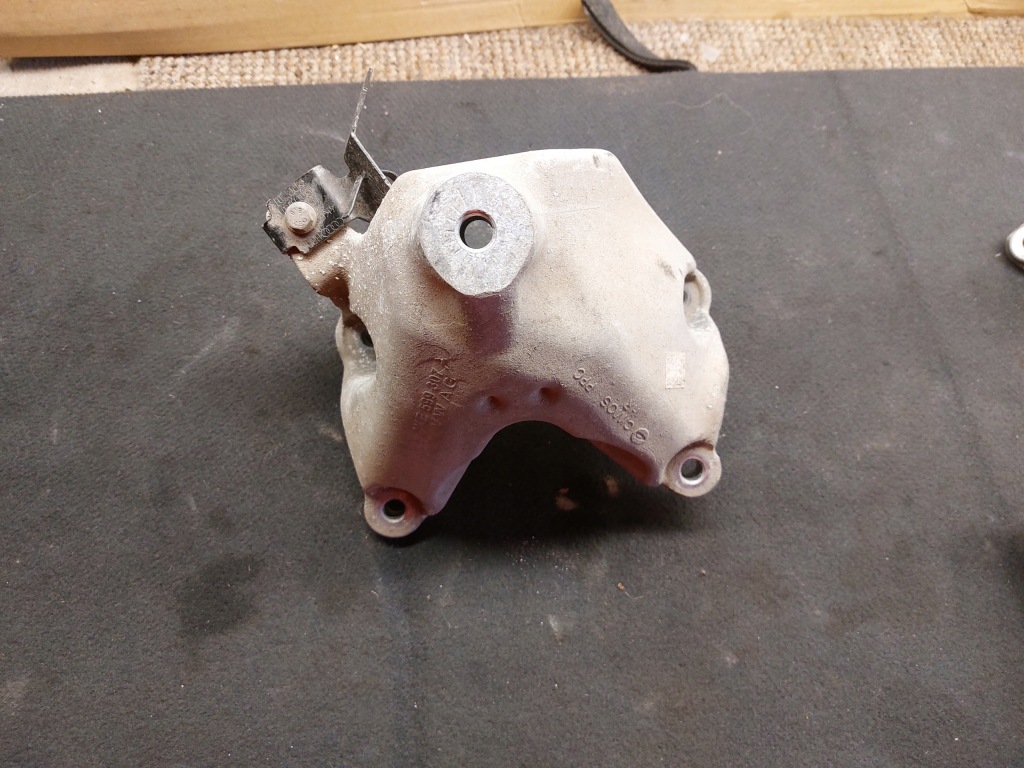 Купити Ліва кронштейн двигуна audi e-tron