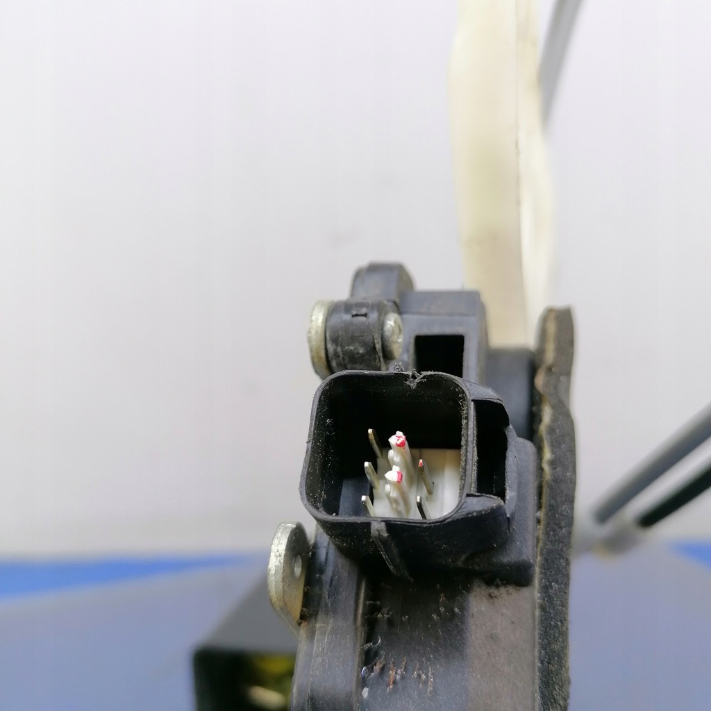 фото №5, Kia sportage ii замок дверь задняя правый 5pin