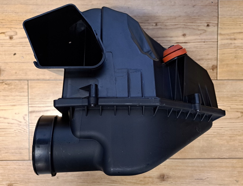 Корпус фільтра повітря bmw g01 x3 g02 x4 g30 g01 g32 g15 g07 g06 Ціна