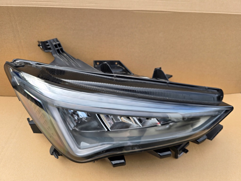 фото №1, Cupra born лампа правая led 10f941008j