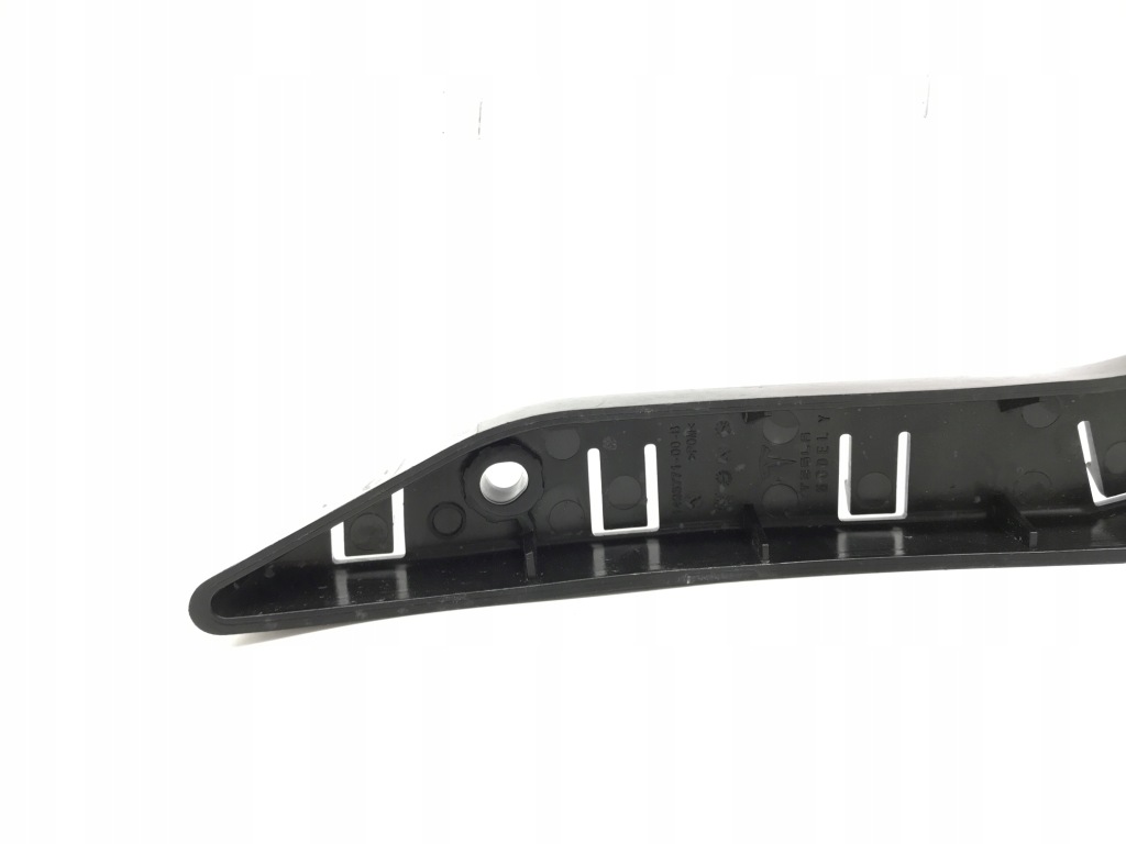 Tesla model y напрямна правий перед крила бампер в Україні