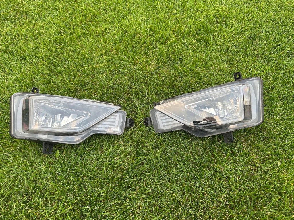 фото №1, Противотуманная фара правый левый vw volkswagen golf sportsvan 510 2014-2017r