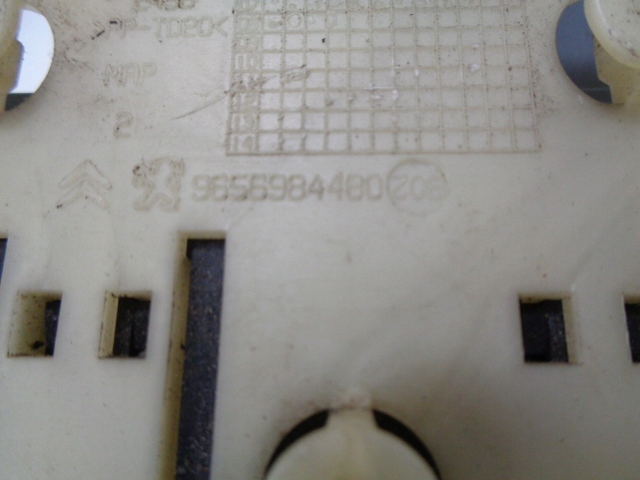 фото №5, 207 c3 picasso коробка предохранители 9656984480