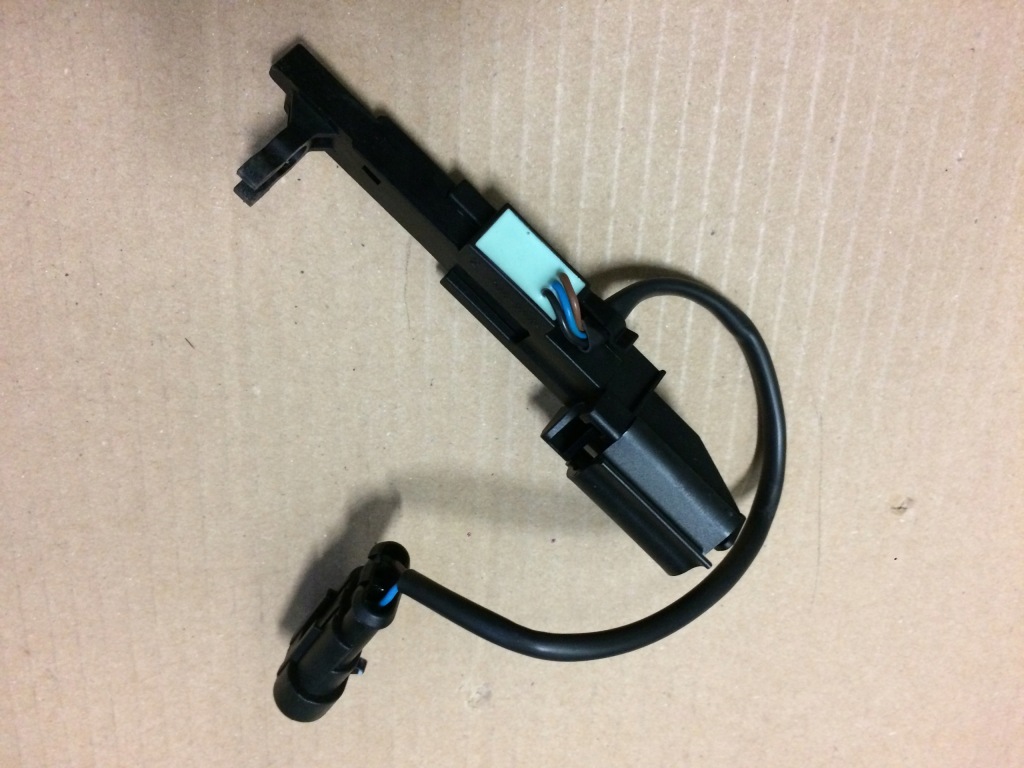 фото №4, Оригинальный номер fiat датчик кнопка старт/стоп alfa romeo giulietta 1,4 12-