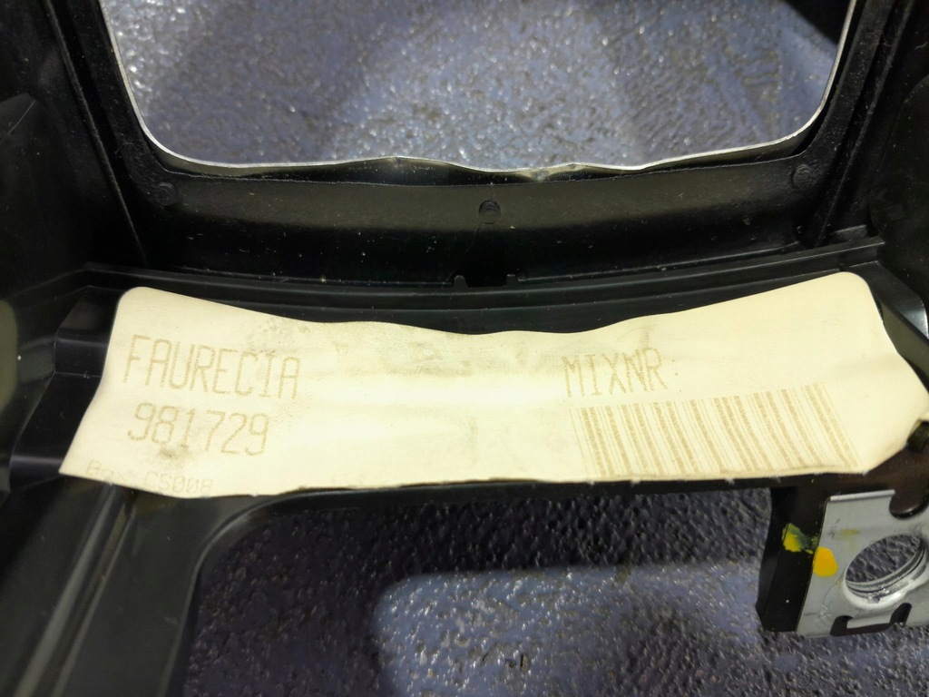 фото №4, Volvo v50 i панель радио обдув wodospad 30672565