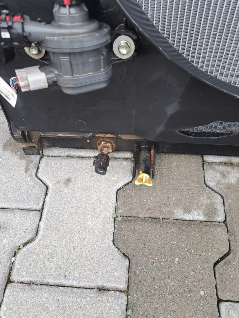 фото №5, Toyota hilux viii invincible радіатор автоматична коробка передач комплект