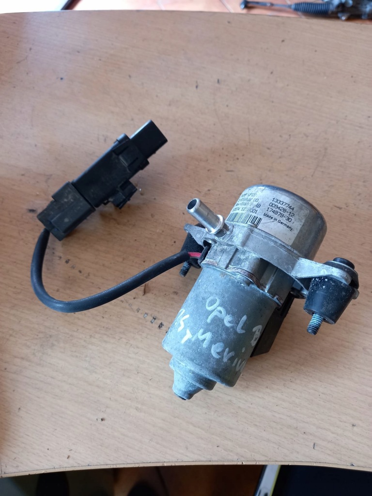 Купить Насос вакуум opel meriva b 1.4 1.4 turbo 13337744