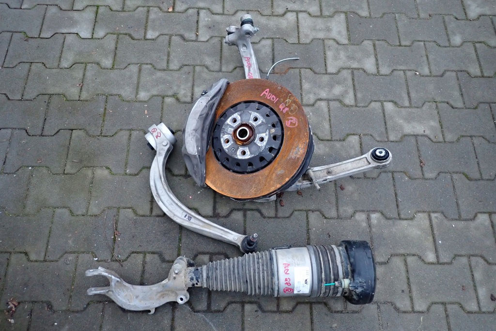 фото №1, Поворотный кулак mcperson амортизатор 4m0616039bf audi q8 4m правая