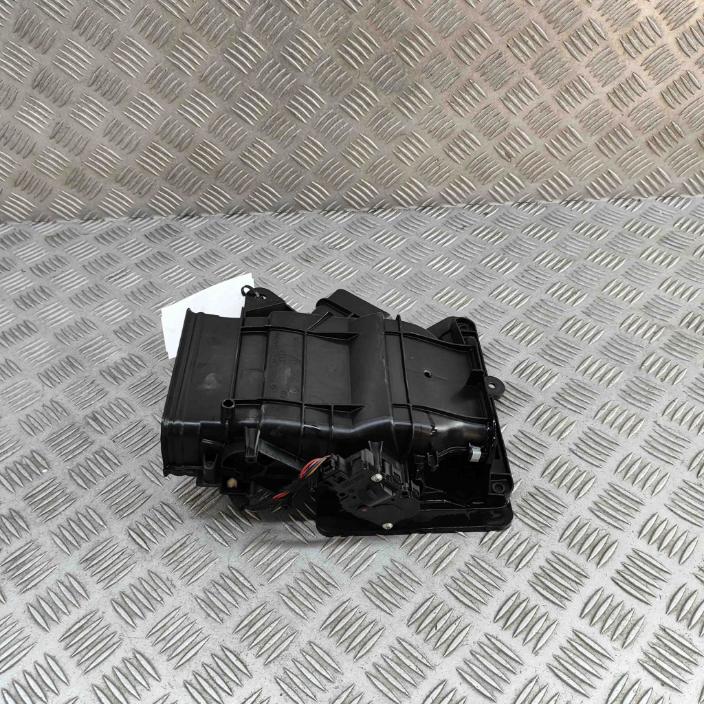 фото №1, Частини внутрішнє porsche panamera 970 97057221102 4.8l бензиновий