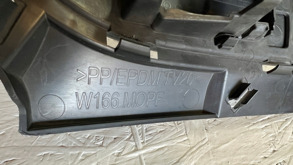 фото №13, Mercedes gle w166 решітка середня бампера перед a1668853965