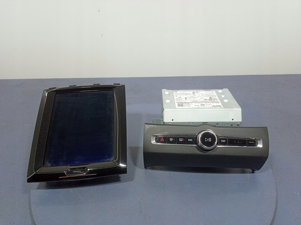 фото №1, Volvo xc60 ii 17- радио навигация тюнер экран комплект 32247465