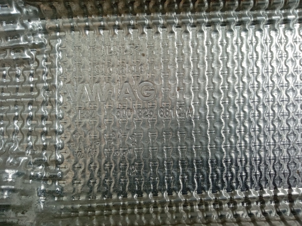 фото №4, Octavia iv 19- защита тепловая туннель 5q0825661ca