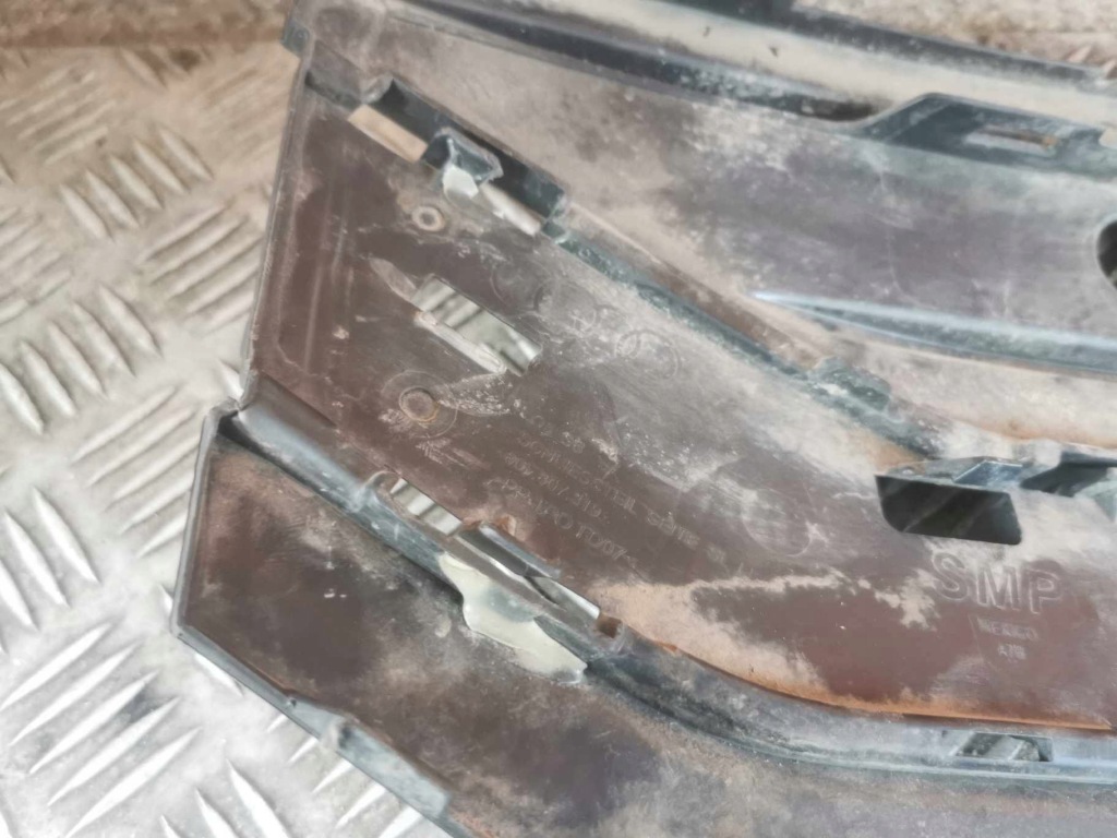 Купити Решітка бампера лівий i правий задня audi q5 80f807319/80f807320