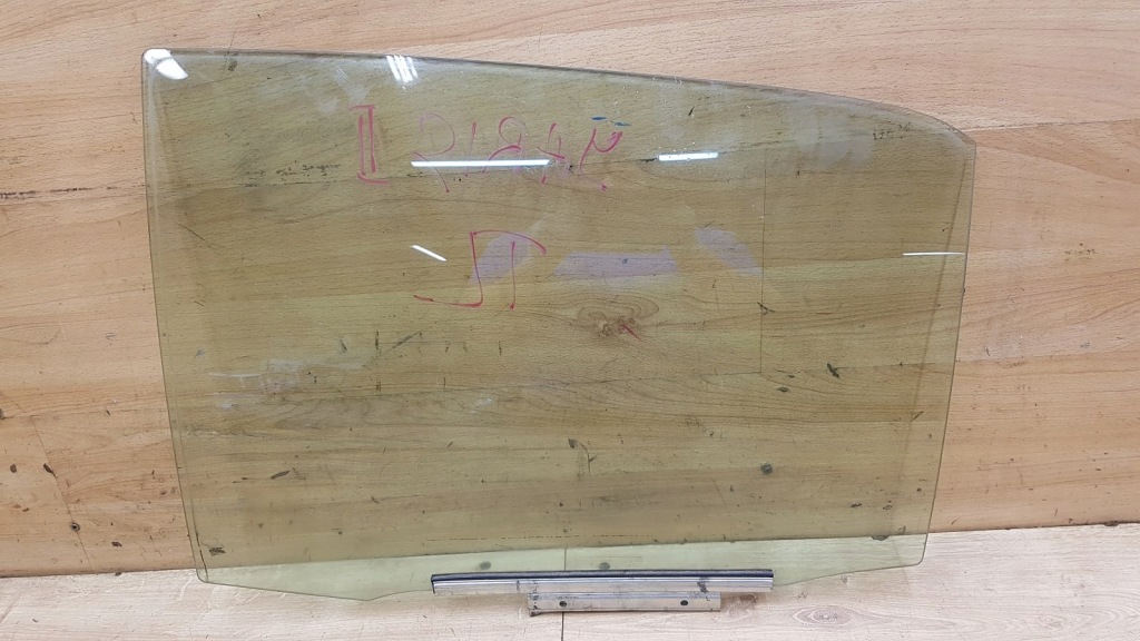 фото №1, Стекло боковая задняя левая toyota yaris ii