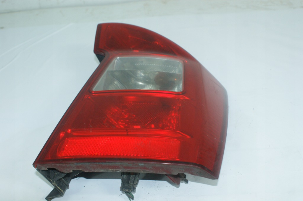 фото №1, Лампа правая задняя правый задняя kia carens 92402-100