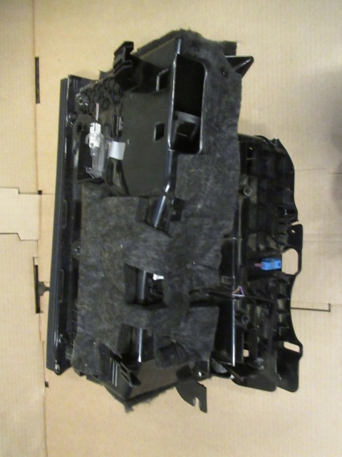 фото №1, Mercedes w204 lift бардачок