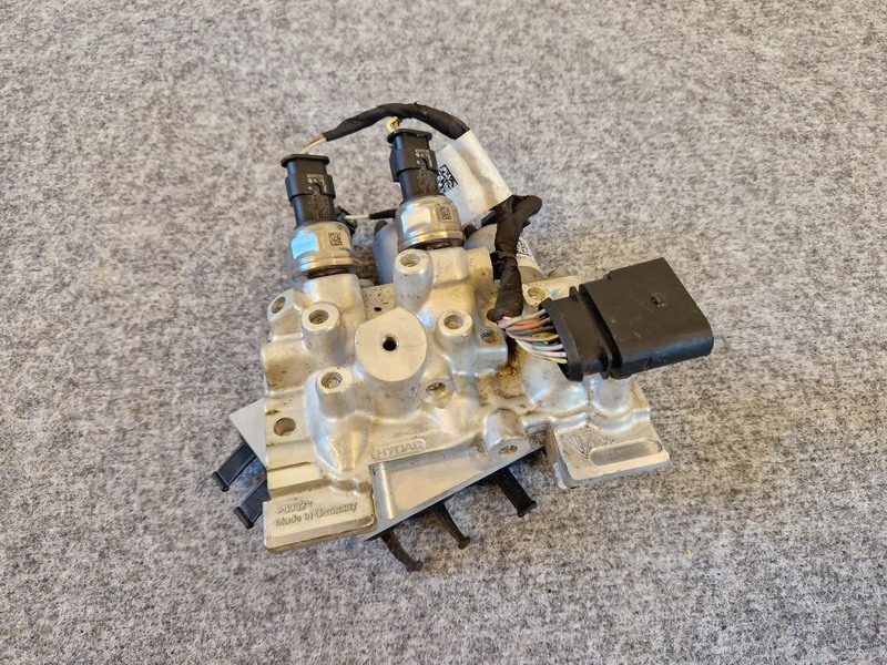 фото №1, Porsche 911 992 розподільник клапанів dynamic перед