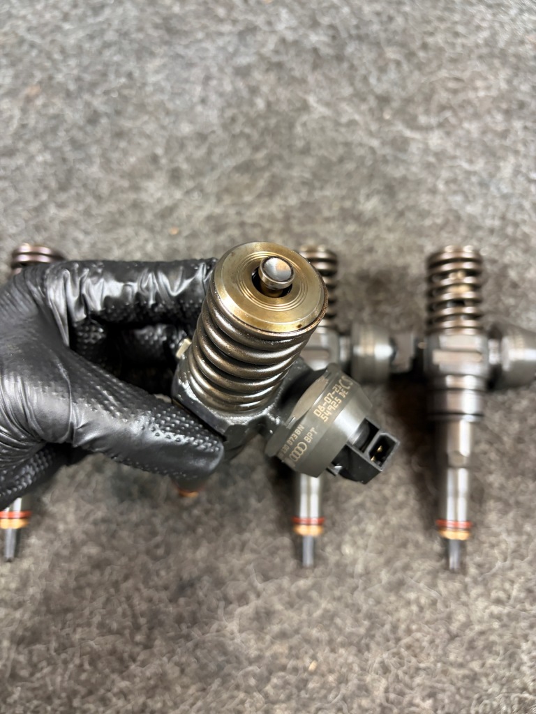 Vw audi seat 1.9 tdi насос-форсунка насос-форсунка 038130073bn Недорого