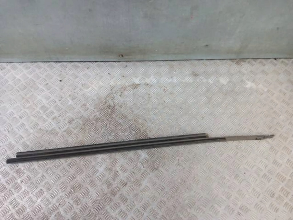 фото №8, Audi a5 8t 3d coupe молдинг ущільнювач права 8t0853284c