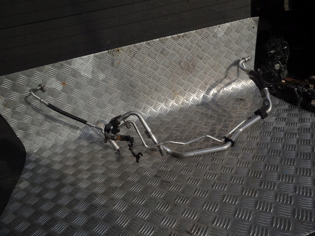 фото №1, Opel combo e 2019 1,5 hdi шланг кондиционера 9831702080 оригинал