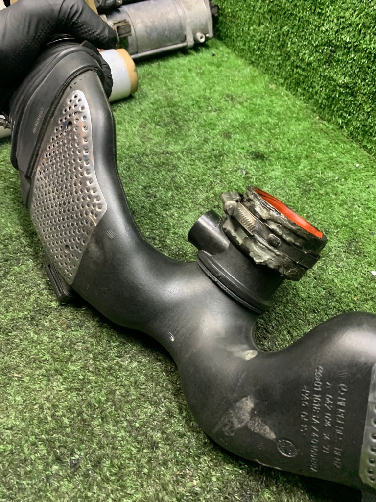 Купить Расходомер воздухозаборник воздуха mercedes 3.0 cdi v6 a6420943497