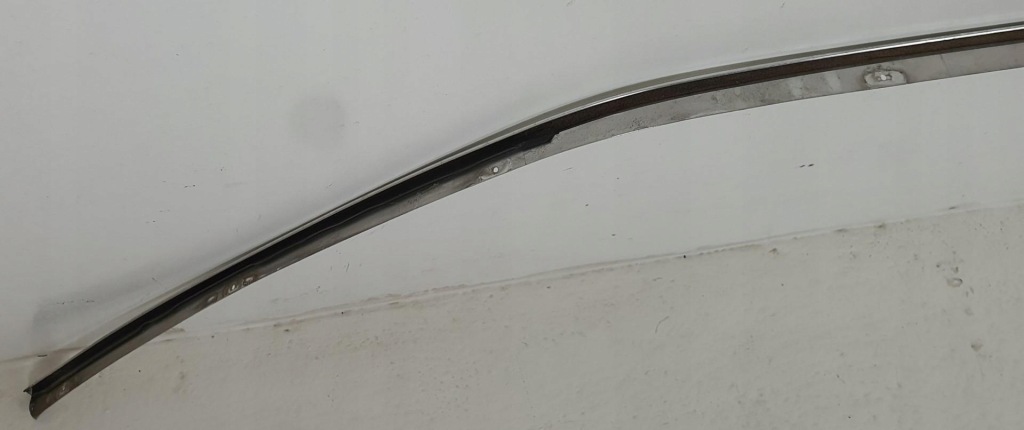 Молдинг кузовна права хром mercedes w126 Ціна
