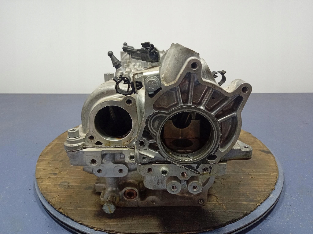 фото №13, Maserati levante 3.0 v6 430km головка двигателя правая 2283305nd m156e f160a