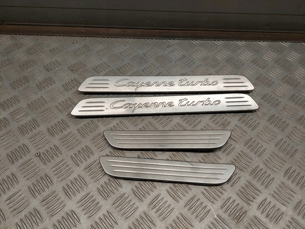 фото №1, Porsche cayenne 92a 23890010 ustaw пороги