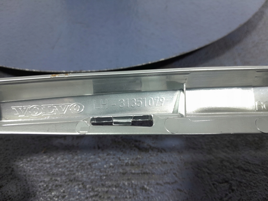 фото №8, Volvo xc60 i lift панель средний wodospad 1877447