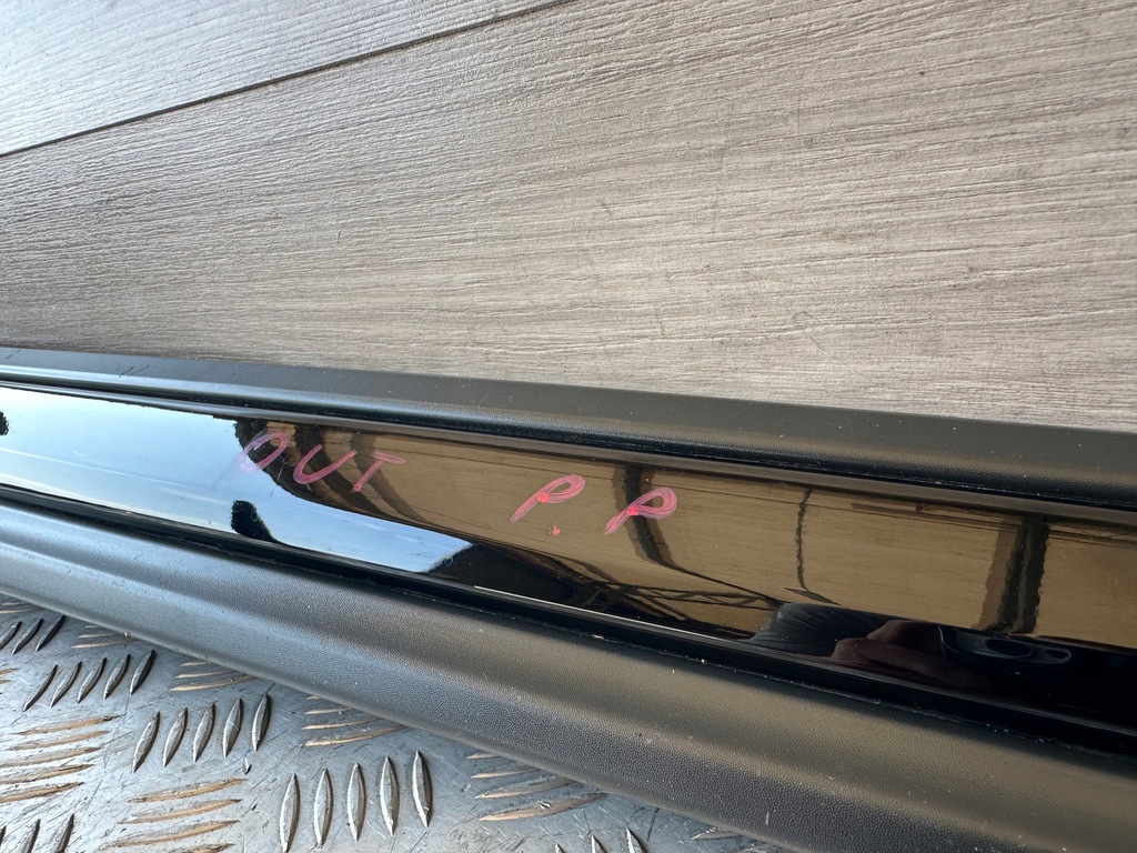 фото №12, Mitsubishi outlander iii 2017r. молдинг нижняя дверь передняя правая