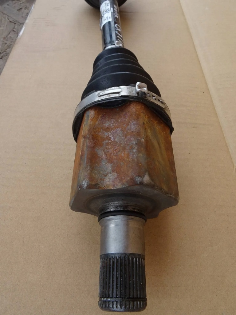 Audi q3 2 83a привідний вал ліва 3q0407271cc Доставка