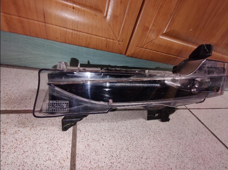 Протитуманна фара led drl tesla 3 3 17- 1077395-00-d Доставка