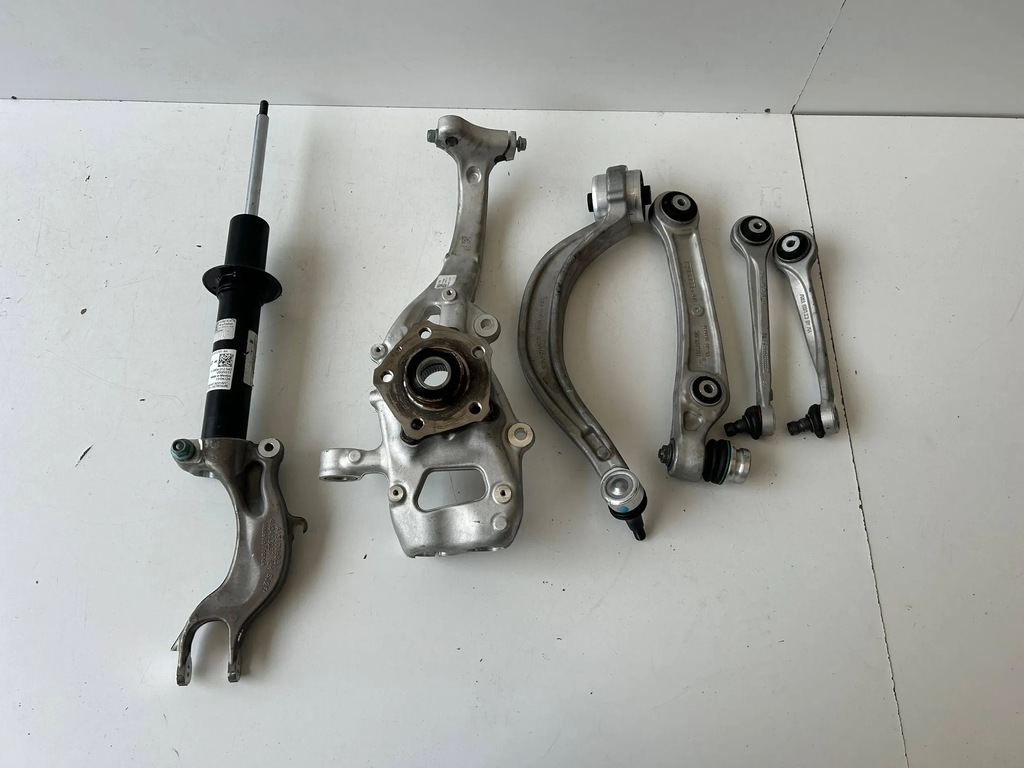 фото №1, Audi q5 80a поворотный кулак рычаг амортизатор оригинал